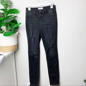 Free People black distressed jeans ✨